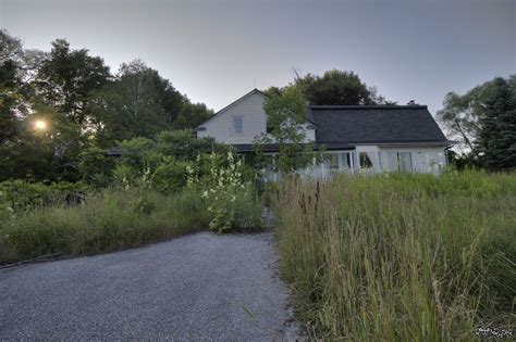 Abandoned House with Secret Oasis - Abandoned RiddimRyder