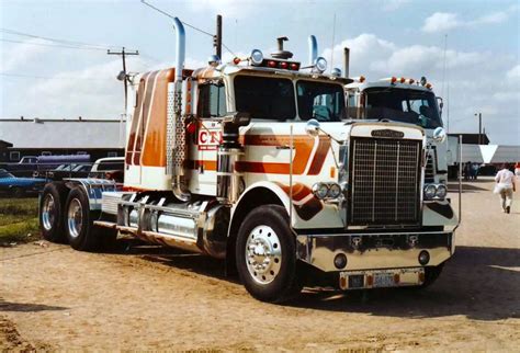 Vintage 70s White Freightliner Conventional Camiones Clásicos