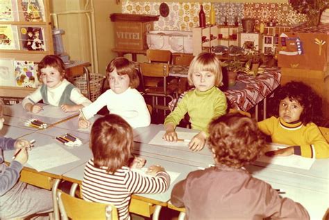 Photo De Classe Maternelle Petite Ou Moyenne Section De 1974 ECOLE