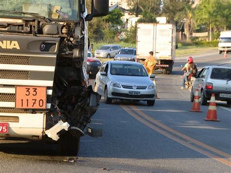 G1 Motociclista Morre Após Colidir Com Bitrem Na Mg 050 Em