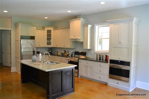 Less Is More Current Trends In Kitchen And Bathroom Deisgn Edgewood Cabinetry