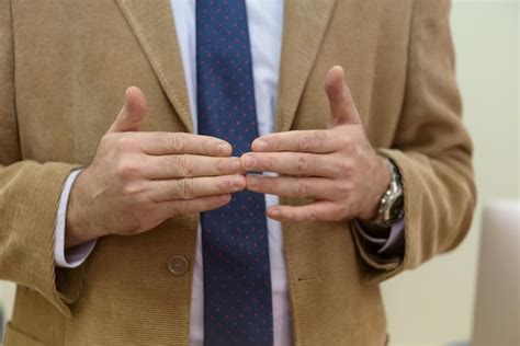 Premium Photo Close Up Of Man Hands