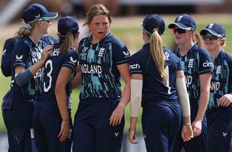 Josie Groves And Sophie Smale Power England U19 To A 35 Run Victory