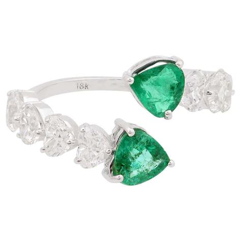 18 Karat Heart Shape Emerald And Diamond Ring For Sale At 1stdibs