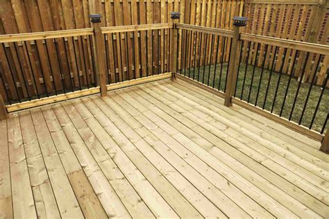 Wood and Composite Decking Review: Pros and Cons