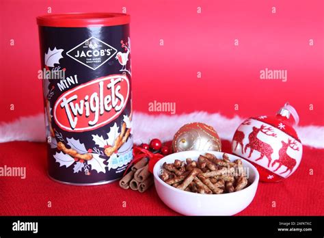 Tub Of Twiglets Hi Res Stock Photography And Images Alamy