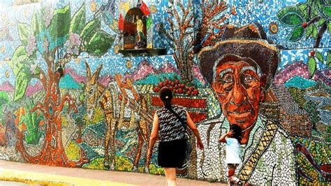 El increíble y gigantesco vitromural de Zacatlán FOTOS