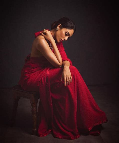 Sobhita Dhulipala Looking Sexy In Red Saree Telugu Rajyam Photos