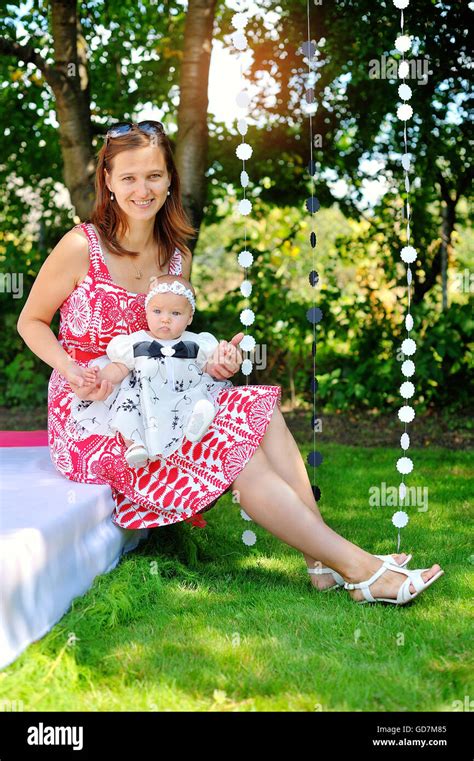 Petite Fille Avec Maman Banque De Photographies Et Dimages Haute