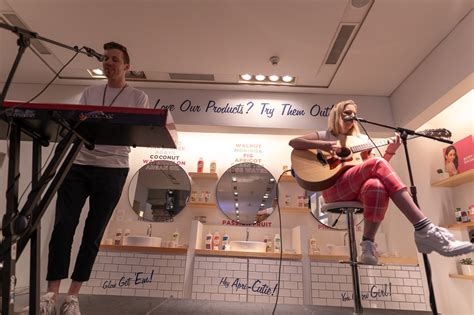 video loote performs  promises  acoustic early bird