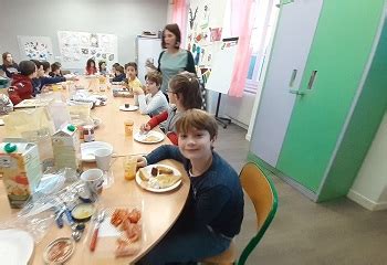 Cm Le Petit Dejeuneur A L Ecole Ecole Sainte Val Rie Limoges