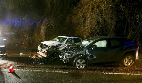 Glatte Fahrbahn Zwei Verletzte Nach Frontalzusammensto In Ranshofen