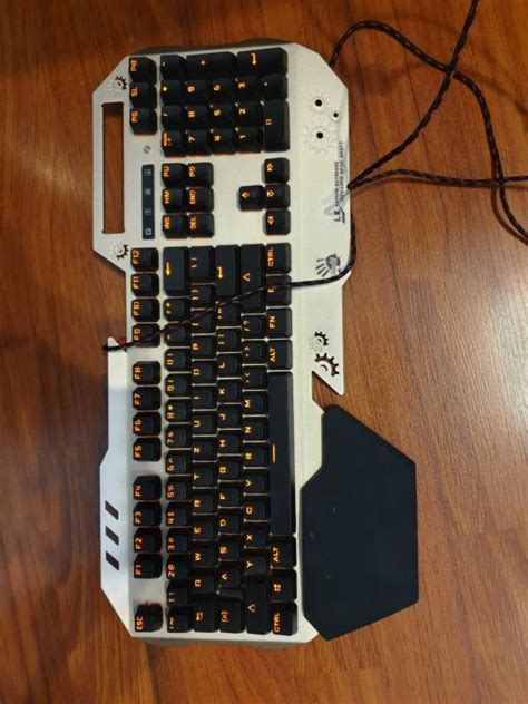 BLOODY LK B860 GAMING KEYBOARD infrared optical shaft