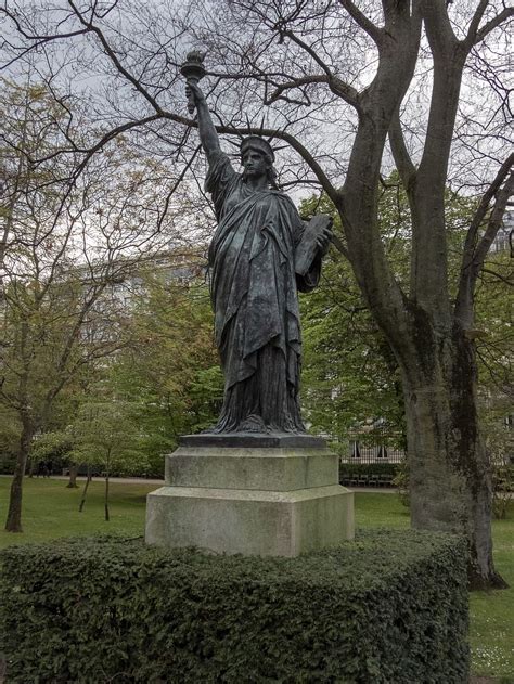 Statue Of Liberty Luxembourg Gardens Paris France Fasci Garden