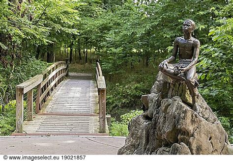 Diamond Diamond Missouri The Boy Carver Statue By Sculptor Robert