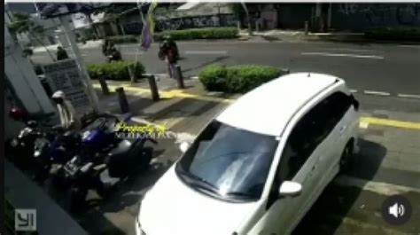 Aksinya Terekam CCTV Komplotan Maling Gasak Sepeda Motor Di Kawasan