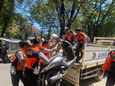 Dishub Makassar Tindaki Ratusan Motor Dan Belasan Mobil