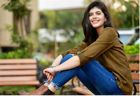 Sushant Singh Rajput S Dil Bechara Co Star Sanjana Sanghi Bids