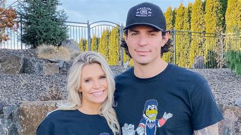 Carey Price et Angela nous dévoilent leur nouvelle maison Nightlife