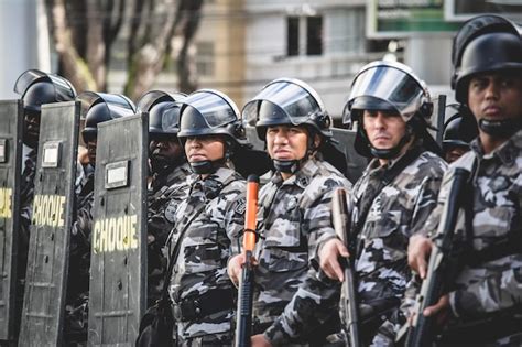 Soldados das forças especiais da polícia militar durante uma parada