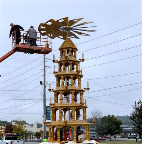 Alabama Citys Stunning Christmas Pyramid Is Largest In U S Al