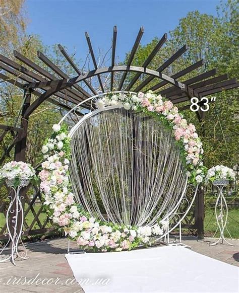 20 idées de décorations pour une arche de cérémonie laïque ronde