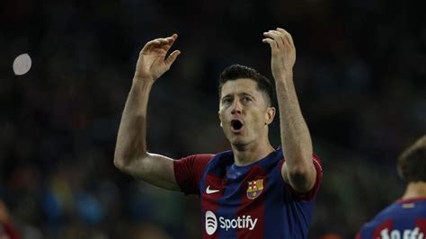 Lewandowski Hat Trick Leads Barca To Win Over Man Valencia The