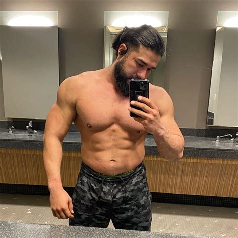 Andrade 😋 : r/WrestleWithThePackage