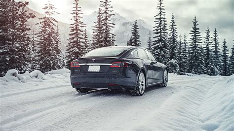 Tesla Model S Long Range Plus: 400-mile range an electric-car first