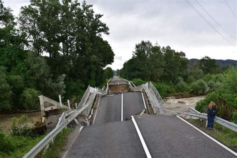 Novo Nevrijeme Poharalo Sloveniju Pojedina Mjesta I Dalje Potpuno