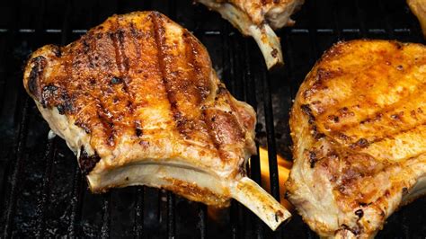 Juicy Grilled Pork Chops Youtube