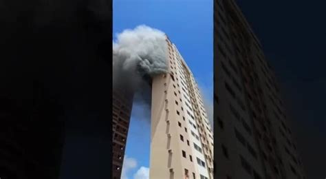 Inc Ndio Atinge Apartamento No Andar De Pr Dio Residencial Em Natal