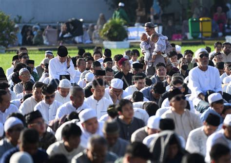 Shalat Id Masjid Agung Al Azhar Antara Foto