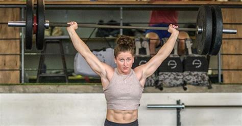 Heres How Tia Clair Toomey Gets Her Six Pack Abs The Wod Life