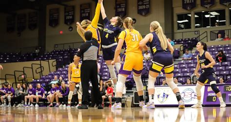 3 Takeaways As Umhb Womens Basketball Defeats Uc Santa Cruz In Top 25