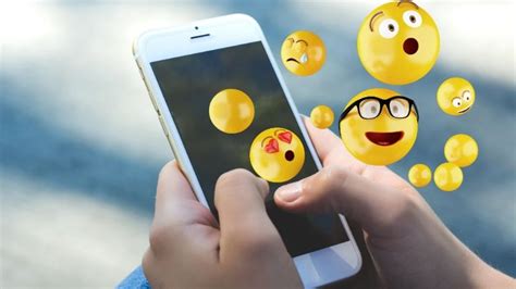 Whatsapp Estos Son Los Emojis M S Extra Os Y Usados En La App Chismecito