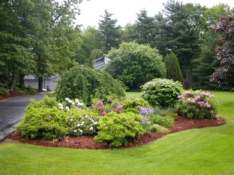 Striking Landscape Ideas To Beautify Your Backyard