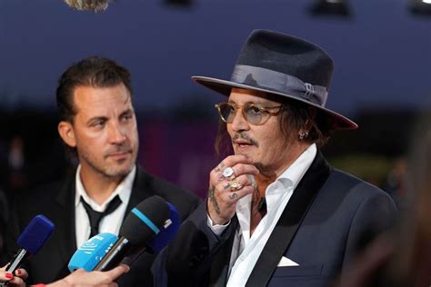 Johnny Depp Si Concede Una Rara Apparizione Pubblica E Torna Sul Red