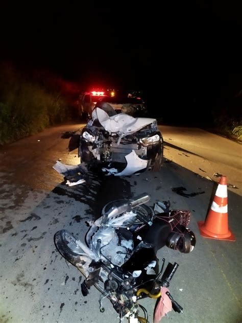 Motociclista Tenta Ultrapassagem Colide Frontalmente Carro E Morre