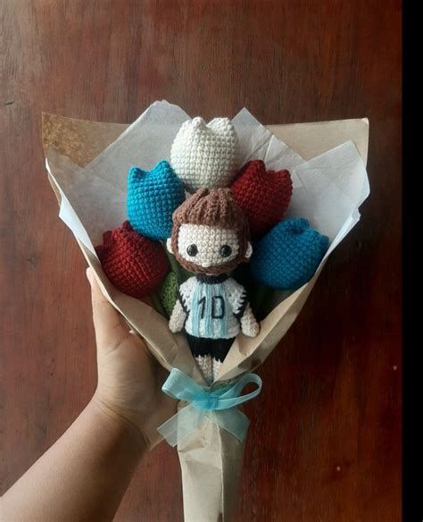 Ramo De Messi A Crochet Con Flores Artofit