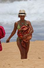 Jada Pinkett Smith In Bikini On The Beach In Hawaii Hawtcelebs