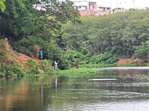 No Dia De Piracema Pol Cia Ambiental Flagra Cinco Praticando Pesca