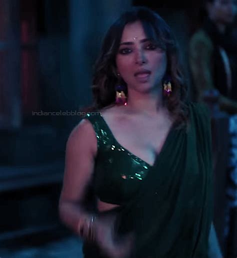 Shweta Basu India Lockdown Hot Saree Cleavage Hd Caps Indiancelebblog