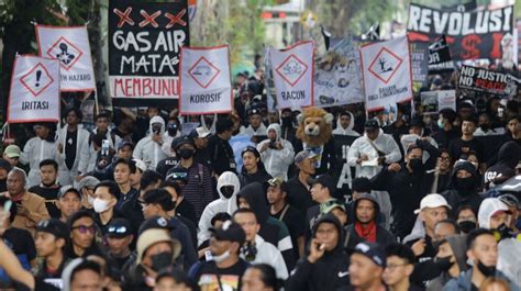 Jelang Aksi Aremania Tuntut Usut Tragedi Kanjuruhan Polisi Minta Maaf