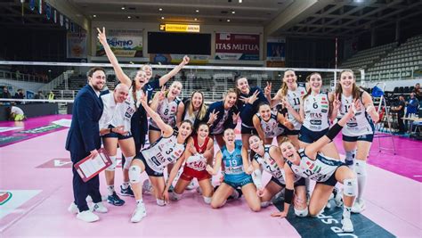 Pallavolo A1 Femminile Il Primo Brindisi Di Trento Arriva Dopo Una