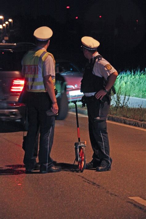 Fotostrecke Leinfelden Echterdingen Motorradfahrer Kommt Bei Unfall