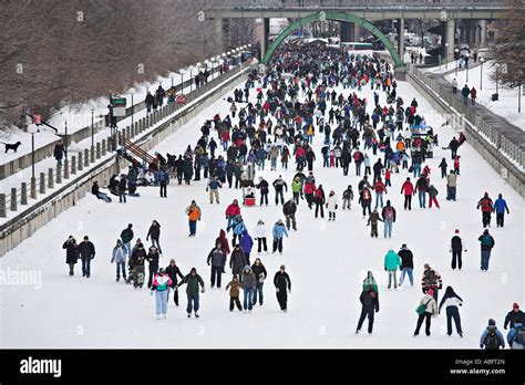 La Plus Longue Patinoire Du Monde Banque De Photographies Et Dimages