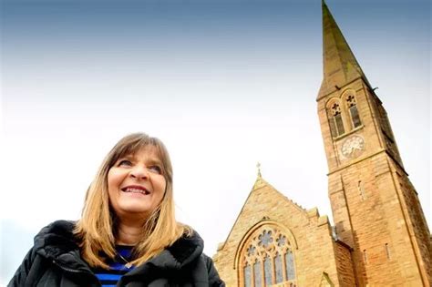 Watch as man with worlds longest willy measures his record-breaking