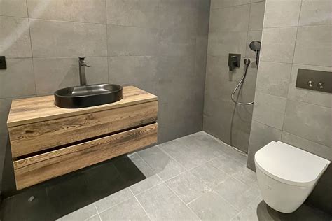 Installation Sanitaire Belle Salle De Bain Dans Une Villa Plomberie