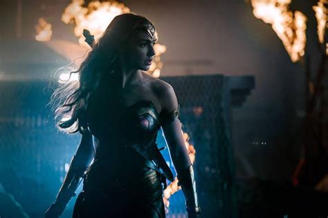 Wonder Woman Stasera Su Italia 1 In Prima Serata Gal Gadot Trama